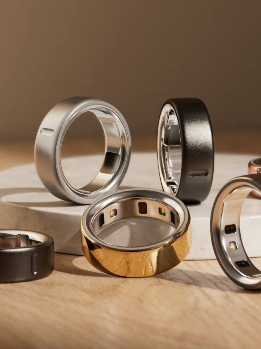 Oura Ring 4 and charger. Size 6. silver